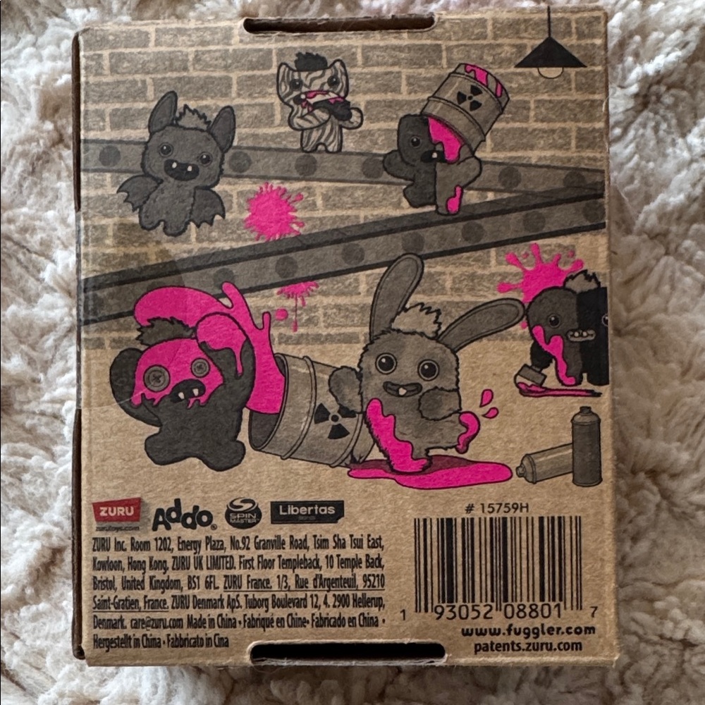 *NEW* Fuggler Collector keyring with wings v-day series - Picture 2 of 5